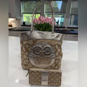 ⭐COACH Tote Bag & Matching Long Zip Wallet BUNDLE⭐